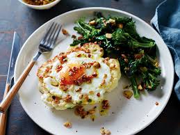 Masukan putih telur kocok, aduk cepat di atas pan. Stik Kembang Kol Dan Telur Dengan Resipi Hijau Tumis Pete Evans Makanan Wain Resipi