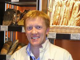 Il ouvre des boulangeries comme d'autres multipliaient les pains, mais il  ne se prend pas encore ...