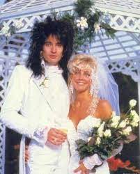 Heather Locklear And Tommy Lee I Thought This Was Too Funny The Wedding Singer Celebrity Wedding Photos Tommy Lee