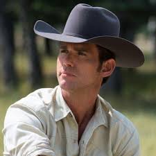 Wait, seriously? I haven't played the 'Part I' re-release, so anyone here  who has played it, where did they put the Art Director's name? #TheLastOfUs 