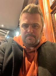 Long day and just realised my hair is pants ☺️😂 need a haircut and  possibly a whiskey ? 53 wigan moon under water Will send