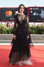 Aisling franciosi doesn't look like the type to keep a journal, an activity often associated with introverted adolescents. Aisling Franciosi Walks The Red Carpet Ahead Of The The Nightingale Red Carpet Fashion Red Carpet Formal Dresses Long