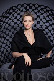 Le prince héréditaire jacques et la princesse gabriella. Agter Die Skerms Met Prinses Charlene Van Monaco Princess Charlene Charlene Of Monaco Royalty Fashion