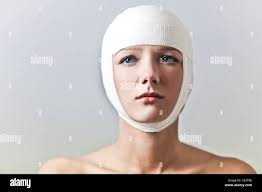 Head bandages hi-res stock photography and images