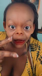 Holly ready to soak up the ☀️ you coming poohstank? I know you’re watching,  don’t play with me. #cutupculture #heyitsholly #beachvibes