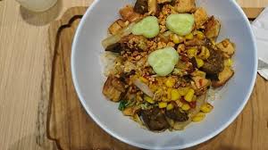 Gorengan punya lemak jenuh yang tinggi, sehingga bisa meningkatkan kolesterol jahat pada tubuh kita, dan lebih rentan terkena serangan jantung. Nikmatnya Semangkuk Donburi Rendah Kalori Di Restoran Kyuri Lifestyle Liputan6 Com
