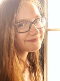 Amelia Simms's Instagram, Twitter & Facebook