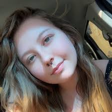 Amanda Seymore's Instagram, Twitter & Facebook