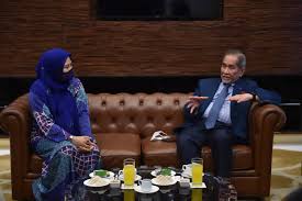 Yayasan baitul maal bank rakyat indonesia (ybm bri) adalah sebuah lembaga amil zakat nasional yang berfungsi sebagai pengelola zakat profe. Dato Dr Noraini Ahmad On Twitter Terima Kasih Kepada Yayasan Bank Rakyat Yang Telah Menyalurkan Bantuan Awal Pengajian Bap Kepada Para Pelajar Institusi Pengajian Tinggi Awam Dan Swasta Petang Tadi Https T Co Cueyhxfag1