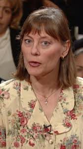 Suzanne claims her former sister-in-law Theresa refuses to return the ashes  of her mother.