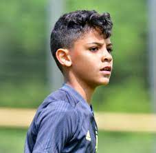 Cristiano jr took to the field and gave a terrific demonstration of his soccer skills. Darum Spielte Cristiano Ronaldos Sohn In Deutschland Welt