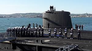 Contrairement aux snle qui ont pour seule mission la dissuasion nucléaire, les sna sont destinés à des missions de protection, de renseignement et de projection de puissance. En Images Cherbourg Derniere Escale Pour Le Sous Marin Nucleaire D Attaque Le Saphir