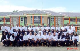 Kepala sekolah sedang membacakan surat keputusan tentang kepengurusan osis masa bakti 2017/2018 smp negeri 2 pamarican. Smpn 1 Pangandaran Menatap Prestasi Lebih Tinggi Lagi Pangandarannews Com