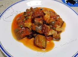 Poi amalgamatele e aggiungete olio, sale e pepe e 1 bicchiere di acqua. Caponata Con Polpo
