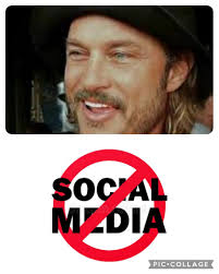 Reshare for fans 👀 🧜‍♀️ ☺️ Who eles knows what this is from 🥰