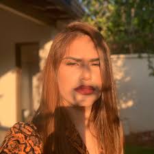 Hola ila pequeña 🥹🙋‍♀️ , te cuento por fin pudimos hacernos todos los  colores que queríamos en el pelo 😍💕✨y si mamá se enojó 🫢🙃un ratito pero  te sigue amando con todos