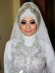 Rias wajah dengan nuansa pengantin hijab muslim. Cara Merias Pengantin Muslim Secara Natural Berhijab Id