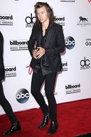 Dark, skinny saint laurent denim and chelsea boots with a (sometimes substantial) cuban. Harry Styles Wearing Black Blazer Black Silk Dress Shirt Black Skinny Jeans Black Leather Chelsea Boots Lookastic