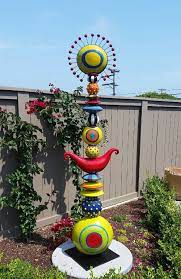 Moni Blom An Artist In Clay And Fine Art Garden Art Sculptures Cement Garden Art Sculptures Garden Totem