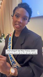 Le super mantra de @angeliqueaf_off (qu’on va se garder de côté) 🤌♥️ , On  a croisé la merveilleuse Miss France 2025 lors du Tea Time de Noël de la  marque de montres @festinafr. À cette occasion,