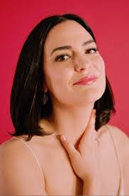 Alyssa Fox's Instagram, Twitter & Facebook