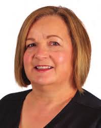 Melanie Chitwood's Instagram, Twitter & Facebook