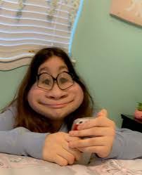 Yuri Munoz's Instagram, Twitter & Facebook