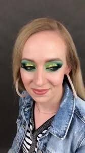 Ostatnio miałam mega przyjemność szkolić się pod okiem najlepszej Kamili  Patyny z "Cut Crease i oszukane kocie oko". Bardzo się cieszę, że miałam  taką możliwość uczestniczyć w świetnym maratonie ...