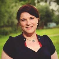 Danielle Fransen's Instagram, Twitter & Facebook