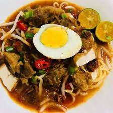 Mie kuah, literally noodle soup, or also known as mie rebus/mi rebus (indonesian spelling) or mee rebus (malaysian and singaporean spelling), literally boiled noodles, is a malay archipelago noodle soup dish, and popular in maritime southeast asia countries such as malaysia, and singapore. Resepi Bonda Resepi Mee Rebus Jawa Kuah Mi Rebus Jawa ÙÙŠØ³Ø¨ÙˆÙƒ