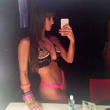 Redação | publicado em 26/06/2020, às 14h22. Ela Bombou Compare O Corpo De Carol Dias Antes E Depois De Virar Panicat Fotos R7 Moda