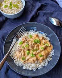 Gyrosgeschnetzeltes In Schmandsosse Mit Reis Instakoch De Rezept Gyros Geschnetzeltes Hahnchenfilet Rezepte Kochrezepte