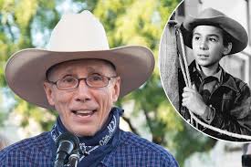 At the time of his death, chuck was in a relationship with rose mary grumley. Child Actor Johnny Crawford Of Rifleman Fame Dead At 75