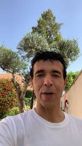 Encarga un vídeo personalizado de Victor Puerto