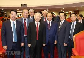 Phạm minh chính, ủy viên bộ chính trị khóa xiii, trưởng ban tổ chức trung ương đảng, đại biểu quốc hội khóa xiv, giữ chức vụ thủ tướng chính phủ nước chxhcn việt nam. 10 Ä'iá»u á»§y Vien Bá»™ Chinh Trá»‹ Ban Bi ThÆ° T Æ° Pháº£i GÆ°Æ¡ng Máº«u La Gi
