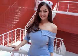 Okay, like i said, i like the making out scene but once it gets hot. Pamer Perut Rata Saat Nge Gym Kartika Berliana Bikin Netizen Panas Dingin Fajar