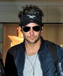 Bradley Cooper S Visor Hair Is On A Whole Other Level Bradley Cooper Visor Hairstyles Jimmy Fallon