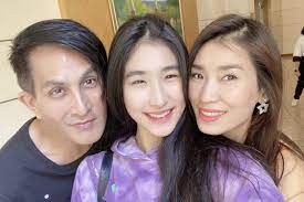 พีท ทองเจือ ขอบคุณทุกคนที่เป็นห่วง หลังภรรยาโพสต์ดราม่า ลูกมีปัญหาแต่ช่วยไม่ได้ คาดลูกสาวเจอสตอล์กเกอร์ ชวนให้กำลังใจ. à¸Šà¸¡à¸„à¸¥ à¸› à¸ž à¸— à¸—à¸­à¸‡à¹€à¸ˆ à¸­ à¸ªà¸­à¸™à¸¥ à¸à¸ªà¸²à¸§à¸¢ à¸‡à¸› à¸™ à¸šà¸­à¸à¹„à¸§ à¸› à¸­à¸‡à¸ à¸™à¸• à¸§à¸ˆà¸²à¸à¸„à¸™à¹ƒà¸ˆà¸£ à¸²à¸¢
