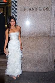 Jelang Menikah Dengan Nick Jonas Priyanka Chopra Rayakan Bridal Shower Celebrity Wedding Dresses Priyanka Chopra Wedding Bridal Shower Dress