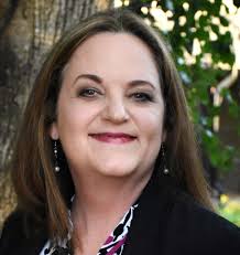 Lisa Polk's Instagram, Twitter & Facebook