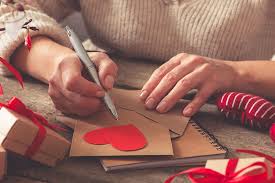 Paar bier korb mit eigenen fotos und wunschtext selbst basteln. 14 Diy Valentinstagsgeschenke Fur Manner Herold At