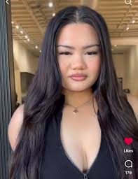 Esta perrita está perdida si es de alguien vengan por ella la tengo aquí en  mi yarda pero se me hace que de adentro porque se la pasa llorando, siguió  a mi