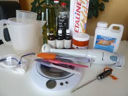 Faire Son Savon C Est Facile Si Si Brin De Melisse Recettes De Savon Maison Recettes De Savon Savon