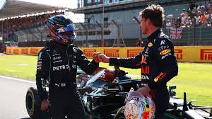 It brings the latest news, photos and results. Formel 1 Ferrari Boss Mattia Binotto Druckt Max Verstappen Im Wm Kampf Mit Lewis Hamilton Die Daumen Eurosport