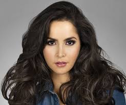 Es una actriz colombiana, conocida por su interpretación de catalina santana en la telenovela sin senos no hay paraíso. Carmen Villalobos Bio Facts Family Life Of Colombian Actress