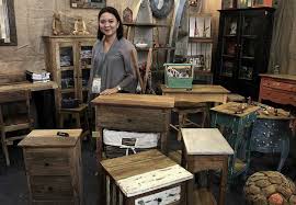 Jual beli furniture (mebel) kayu jati asli bekas dan baru, menerima bongkaran rumah kayu jati. Bisnis Kayu Bekas Hasilkan Rp 9 Miliar Per Bulan Industri Katadata Co Id