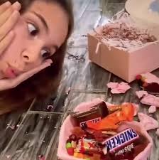 Smashable Chocolate Heart Birthday Gift: Candy-Filled Surprise with Hammer