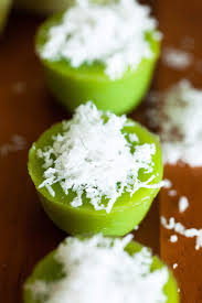 This pandan flavour kuih kosui is made with fresh pandan juice, thus it has a very nice pandan fragrance, best served with fresh shredded coconut. Kuih Kosui Rasa Malaysia