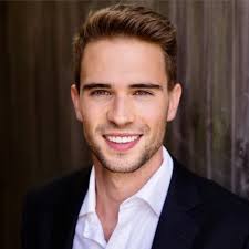 ⚡⚡⚡ Flashback to last year when I started my new job at x15ventures as a  Community and Partnerships Analyst. After 10+ years in the hospitality and  events industry (and a bloody good