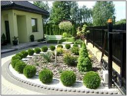 Check out these 75 beautiful and inspiring garden path ideas. 40 Fabulous Modern Garden Designs Ideas For Front Yard And Backyard Gardenideaz Com